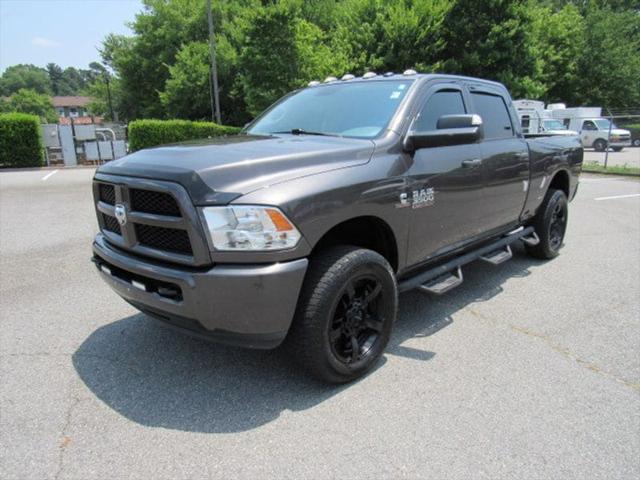 2017 RAM 3500 Tradesman Crew Cab 4x4 64 Box