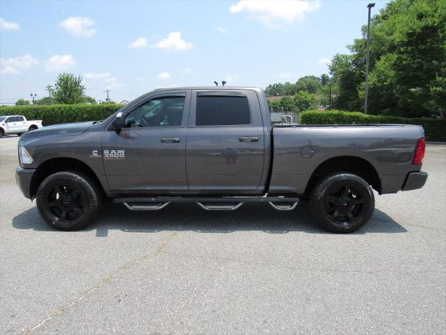 2017 RAM 3500 Tradesman Crew Cab 4x4 64 Box