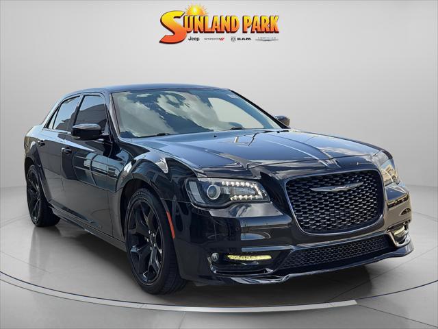 2022 Chrysler 300 Touring L