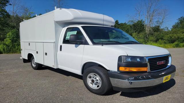 2025 GMC Savana Cutaway Work Van