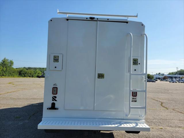 2025 GMC Savana Cutaway Work Van