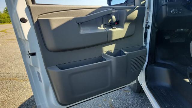 2025 GMC Savana Cutaway Work Van