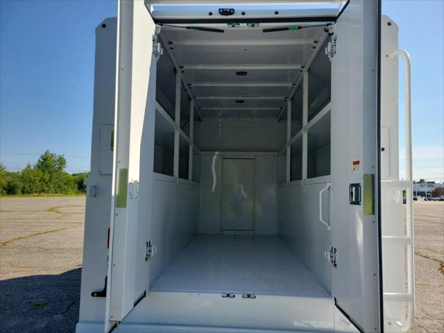 2025 GMC Savana Cutaway Work Van
