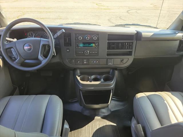 2025 GMC Savana Cutaway Work Van