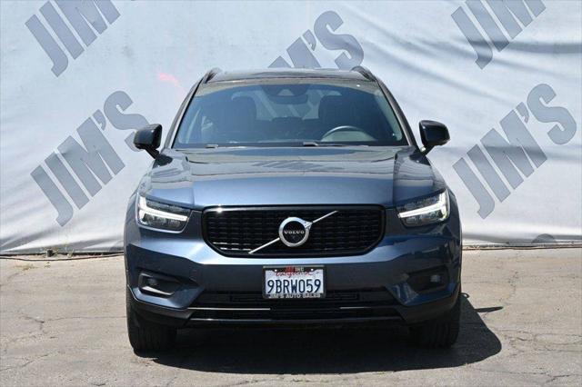 2022 Volvo XC40 T5 R-Design