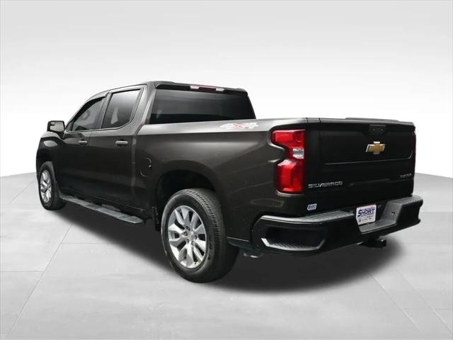 2021 Chevrolet Silverado 1500 4WD Crew Cab Short Bed Custom