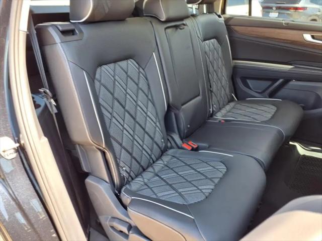 2025 Volkswagen Atlas 2.0T SEL Premium R-Line