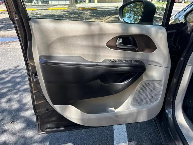 2020 Chrysler Voyager LXI