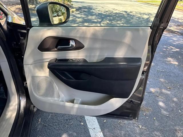 2020 Chrysler Voyager LXI