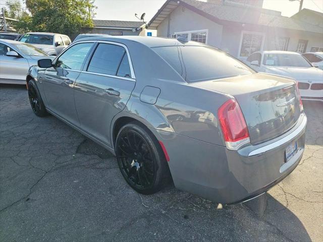 2018 Chrysler 300 Touring