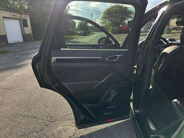 2018 Porsche Cayenne Platinum Edition
