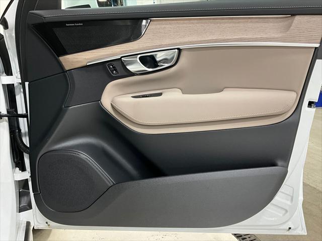 2026 Volvo XC90 Plug-In Hybrid Plus, T8 AWD, Electric/Gasoline, Bright, 7 Seats