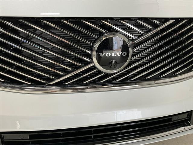2026 Volvo XC90 Plug-In Hybrid Plus, T8 AWD, Electric/Gasoline, Bright, 7 Seats