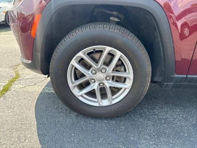2022 Jeep Grand Cherokee L Laredo 4x4
