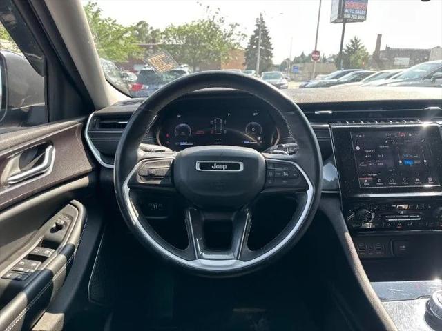 2022 Jeep Grand Cherokee L Laredo 4x4