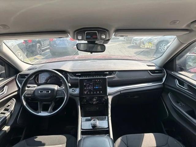 2022 Jeep Grand Cherokee L Laredo 4x4