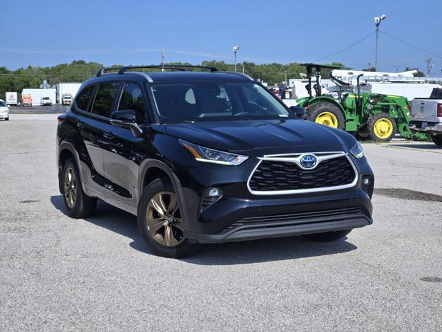 2023 Toyota Highlander Hybrid XLE Bronze