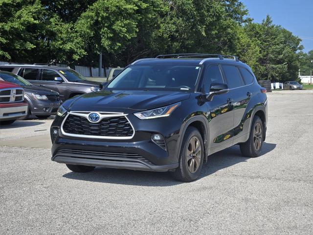 2023 Toyota Highlander Hybrid XLE Bronze