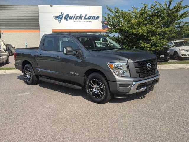 2022 Nissan TITAN Crew Cab SV 4x4