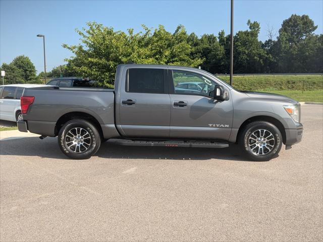 2022 Nissan TITAN Crew Cab SV 4x4