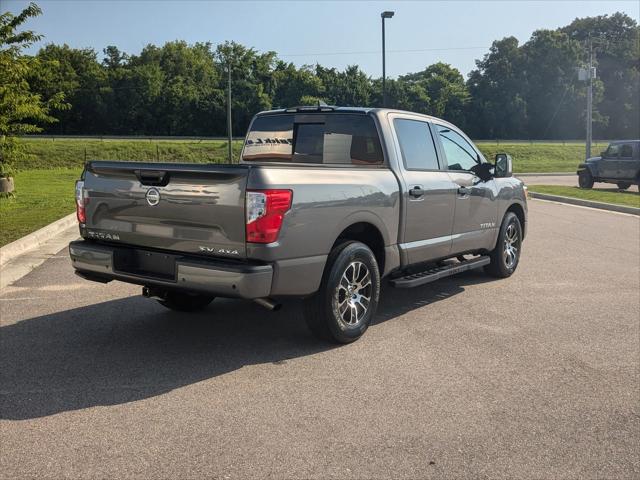 2022 Nissan TITAN Crew Cab SV 4x4