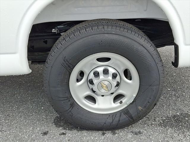 2025 Chevrolet Express Cargo Van RWD 3500 Regular Wheelbase WT