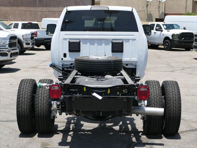 2025 RAM Ram 5500 Chassis Cab RAM 5500 TRADESMAN CHASSIS CREW CAB 4X4 84 CA