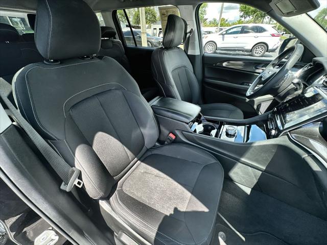 2023 Jeep Grand Cherokee L Laredo 4x2