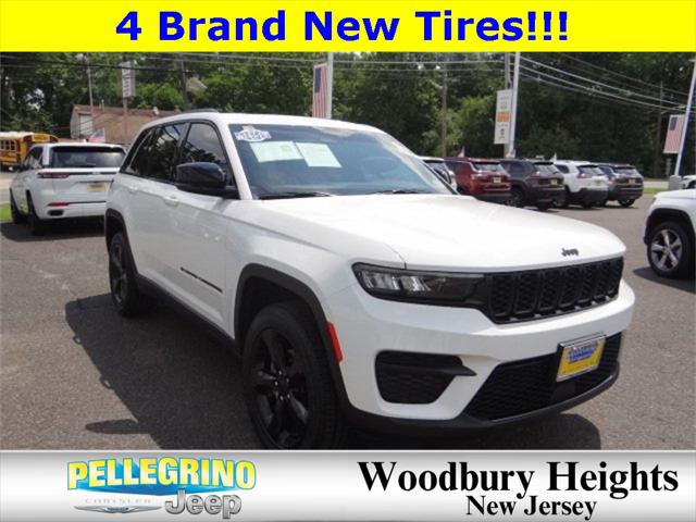 2022 Jeep Grand Cherokee Altitude 4x4 2022 Jeep Grand Cherokee Altitude 4x4