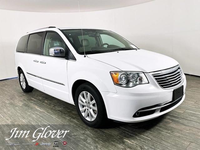2016 Chrysler Town and Country Limited Platinum