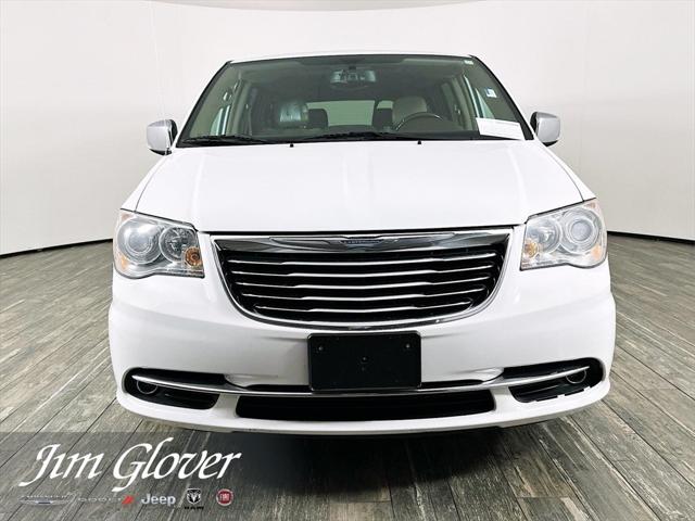 2016 Chrysler Town and Country Limited Platinum