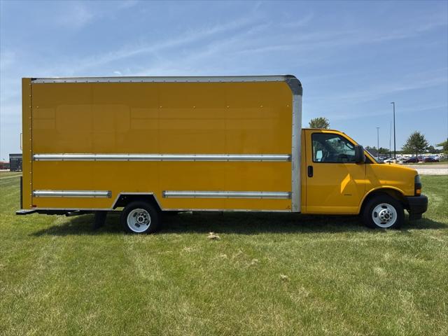 2021 GMC Savana Cutaway Work Van 2021 GMC Savana Cutaway Work Van