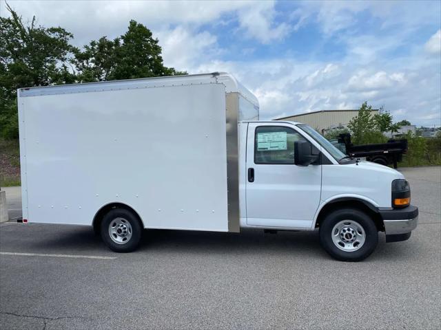 2025 GMC Savana Cutaway Work Van