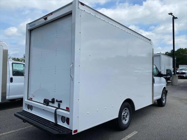 2025 GMC Savana Cutaway Work Van