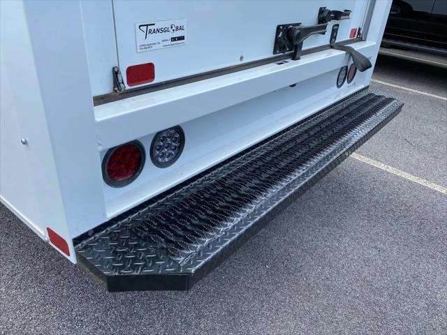 2025 GMC Savana Cutaway Work Van