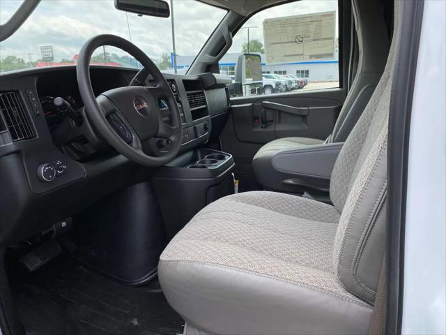 2025 GMC Savana Cutaway Work Van