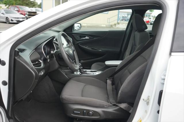 2022 Chevrolet Malibu FWD LT