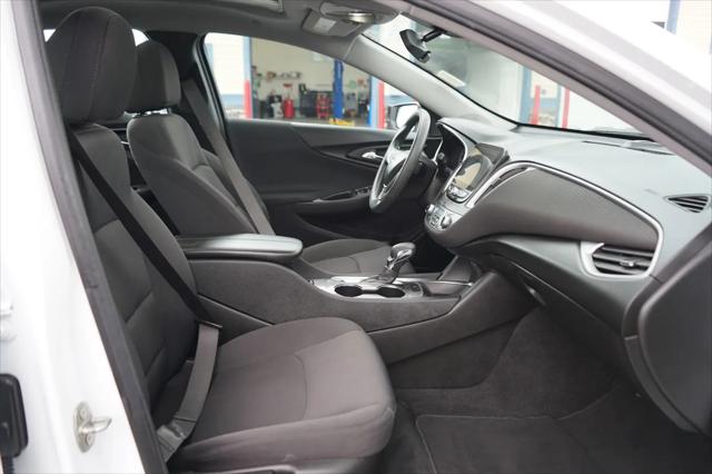 2022 Chevrolet Malibu FWD LT