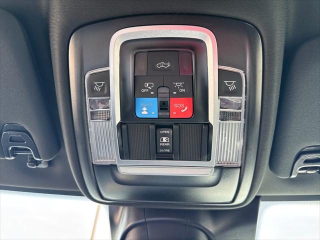 2025 Ram 3500 Laramie Crew Cab 4x4 8' Box