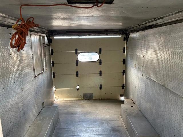 2003 Ford E-350 Stripped E-350