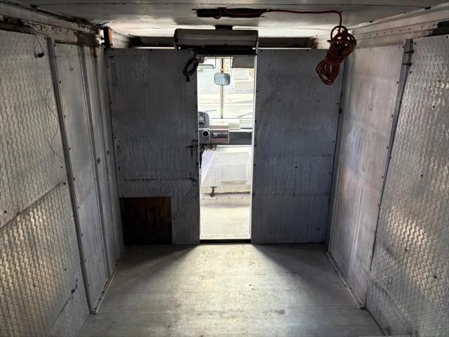 2003 Ford E-350 Stripped E-350