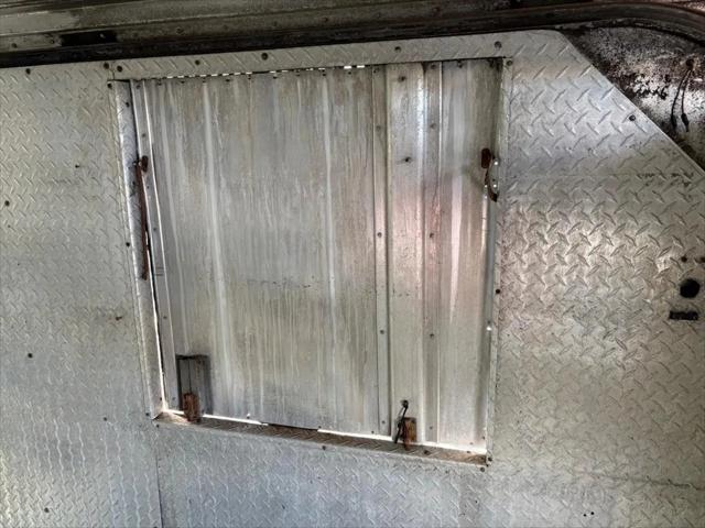 2003 Ford E-350 Stripped E-350