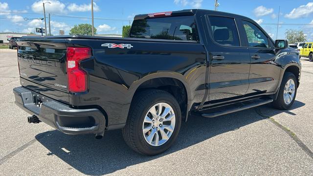 2021 Chevrolet Silverado 1500 4WD Crew Cab Short Bed Custom
