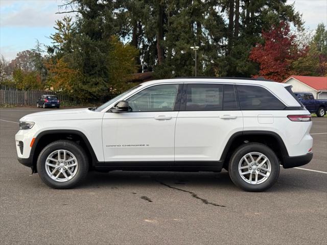 2025 Jeep Grand Cherokee GRAND CHEROKEE LAREDO X 4X4