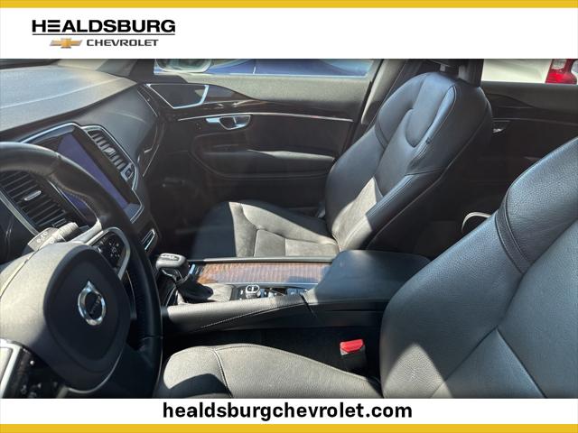 2017 Volvo XC90 T6 Momentum