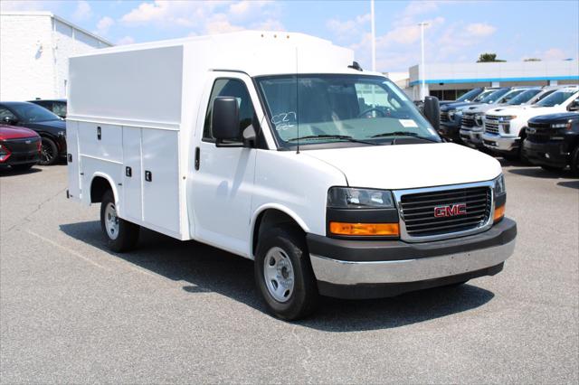 2025 GMC Savana Cutaway Work Van