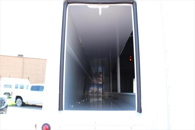 2025 GMC Savana Cutaway Work Van