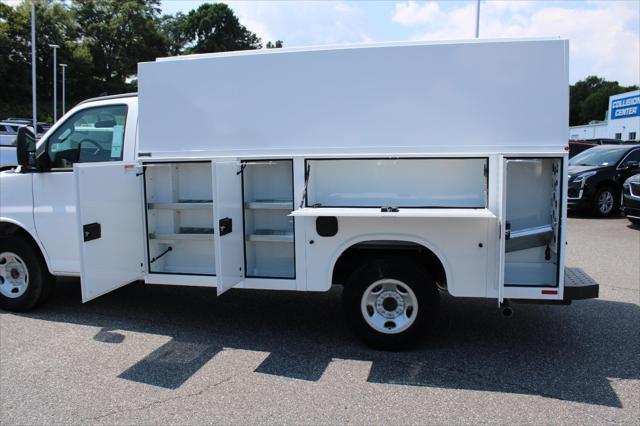 2025 GMC Savana Cutaway Work Van