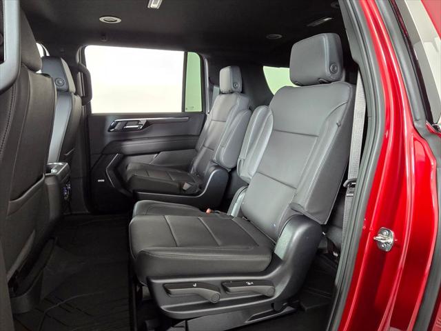 2025 Chevrolet Suburban 4WD LT