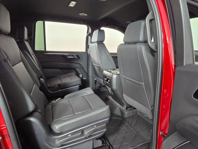 2025 Chevrolet Suburban 4WD LT